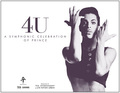 Schwarz-weiß Poster mit der Aufschrift: '4U: A Symphonic Celebration of Prince'. Die Person posiert expressiv mit erhobenen Armen.